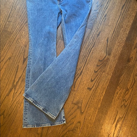 Abercrombie Vintage 70’s high rise flare Jean with middle slit. Worn once - Picture 4 of 5